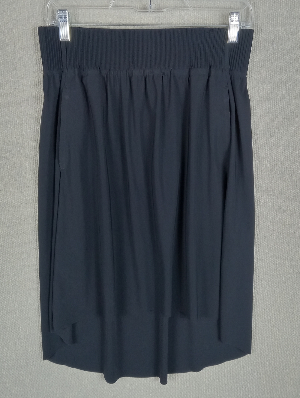 Athleta Cosmic Skirt Size Small Black High Low Hem Midi Athletic Travel Pockets
